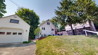 31 Vivian St, Auburn, ME 04210 - photo 3