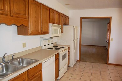 770 Stonebrook Dr unit 57, Marysville, OH 43040 - photo 6