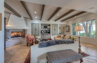 013_Family Room