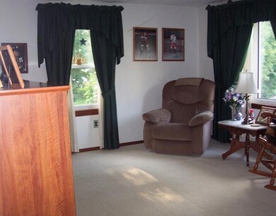 3127 Bradford Ave, Erie, PA 16506 - photo 2