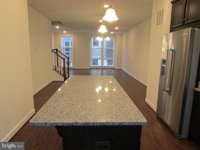 13354 Sherwood Park Ln, Herndon, VA 20171 - photo 7