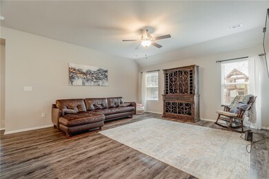 1063 Jessica Leigh St, Elkins, AR 72727 - photo 6