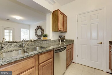 4550 Strutfield Ln unit 2116, Alexandria, VA 22311 - photo 6