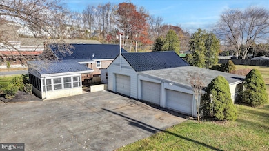 986 Fritztown Rd, Reading, PA 19608 - photo 6