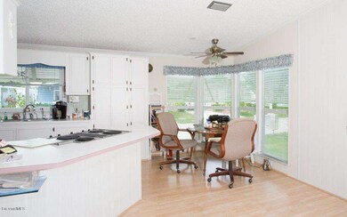 7674 Longhorn - Breakfast Nook