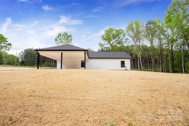 1115 Lawrence Rd, Clover, SC 29710 - photo 6