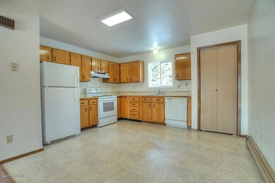 downstairs 2 bedroom units (3)