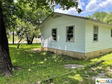 302 Comal St, San Marcos, TX 78666 - photo 4