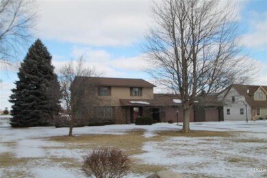 10501 Stellhorn Rd, Fort Wayne, IN 46815 - photo 2