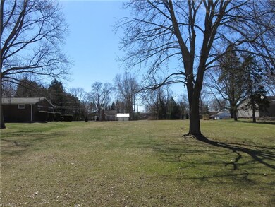 View from back of lot toward Applegrove St.