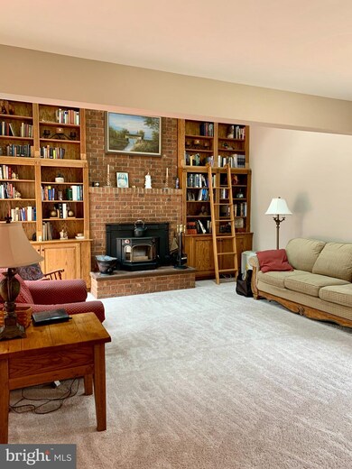 4411 Cherry Tree Ln, Sykesville, MD 21784 - photo 4