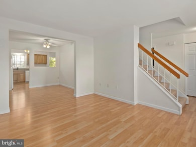 3051 White Birch Ct, Fairfax, VA 22031 - photo 5