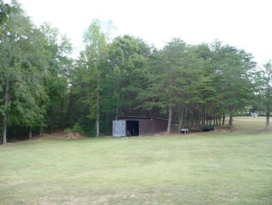 Outbuilding and Yard