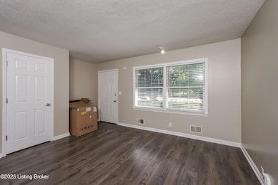 007-photo-living-room-9711473