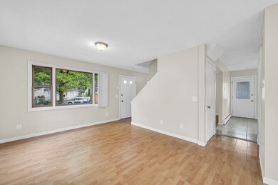 73 Warrenton St, Springfield, MA 01109 - photo 6