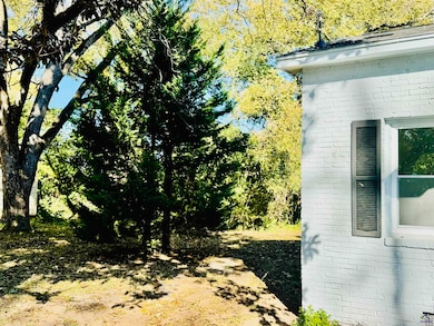 412 Walden St, Fort Valley, GA 31030 - photo 2