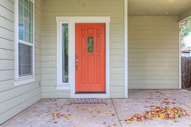 958 Covington Ct, Central Point, OR 97502 - photo 2