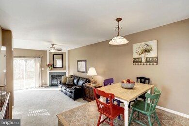 11941 Hollowwind Ct, Reston, VA 20194 - photo 5