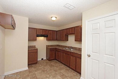 10675 Northwyck Dr, Jacksonville, FL 32218 - photo 4