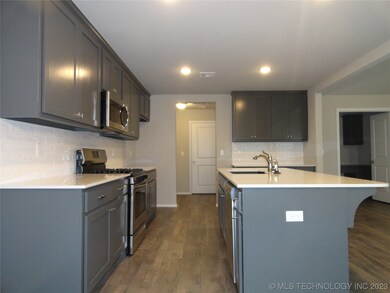 7005 E Oak Ridge St, Broken Arrow, OK 74014 - photo 7