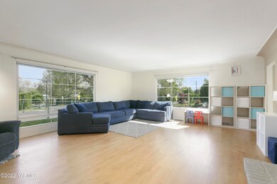 2402 Summitview Ave, Yakima, WA 98902 - photo 5