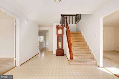 7705 Sandstone Ct, Ellicott City, MD 21043 - photo 3