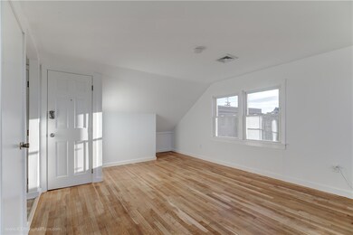 12 Cranston Ave unit 3, Newport, RI 02840 - photo 4