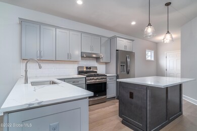 58 Priddle Ln, Colonie, NY 12110 - photo 3