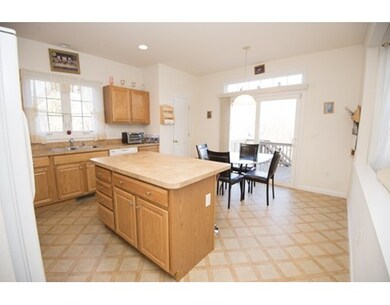 18 Daffodil Ct unit 125, South Grafton, MA 01560 - photo 3