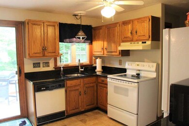 13 Woodland Ave unit B, Milford, MA 01757 - photo 3