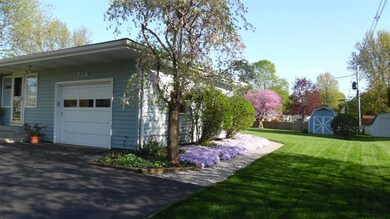 726 Sycamore Ln, Bluffton, IN 46714 - photo 2