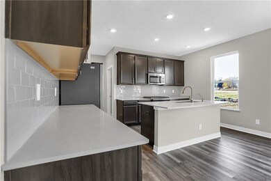 19387 Gillcrest Ct, Noblesville, IN 46062 - photo 3