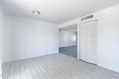 2011 N 54th Ln, Phoenix, AZ 85035 - photo 6