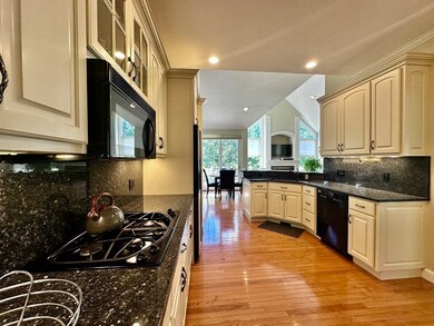 49 Carriage Hill Cir unit 49, Southborough, MA 01772 - photo 6