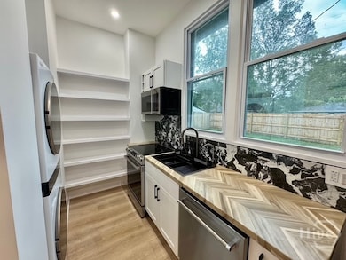 2047 E 41st St, Savannah, GA 31404 - photo 5