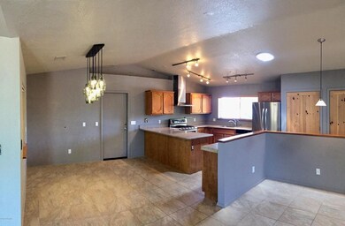 Kitchen & Dining-2