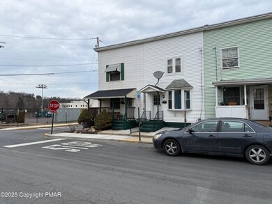 14 Linden St, Stroudsburg, PA 18360 - photo 2