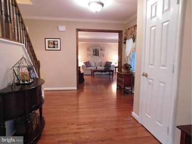 13369 Meadowsweet Dr, Fairfax, VA 22033 - photo 6