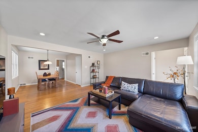 10045 Drury Ln, Westchester, IL 60154 - photo 4