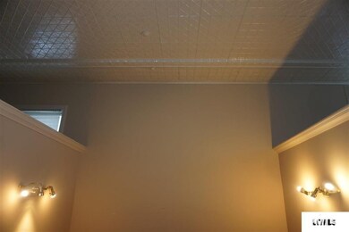 628 Broadway St, Lincoln, IL 62656 - photo 4