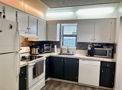 9235 SW 8th St unit 5070, Boca Raton, FL 33428 - photo 5