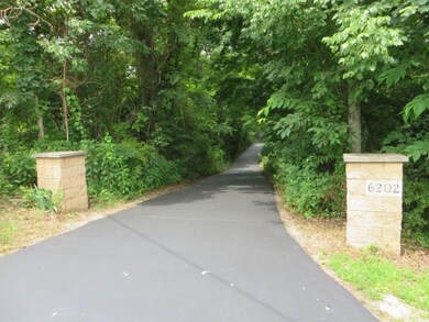 Private drive to an incredible retreat