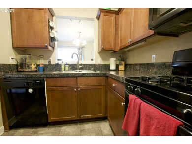 239 N Cedar St, Canby, OR 97013 - photo 3