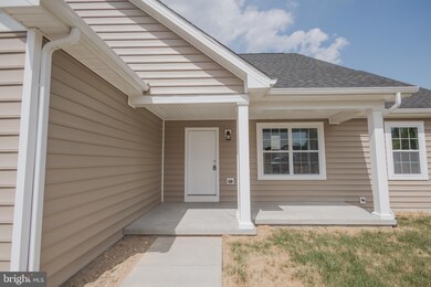 324 Vicksburg Ct, Martinsburg, WV 25404 - photo 6