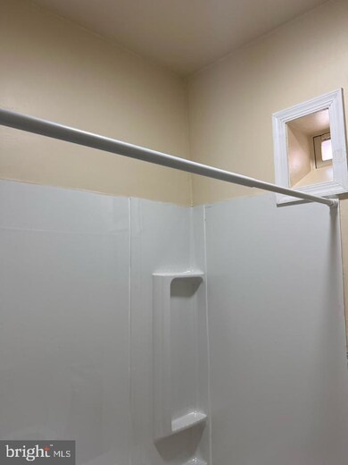 1055 Thurman St, Camden, NJ 08104 - photo 4