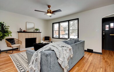 Living Room (3)