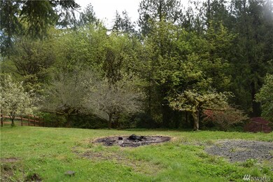 6030 E Grapeview Loop Rd, Allyn, WA 98524 - photo 2