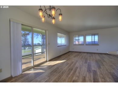 405 Arnold Ln, Brookings, OR 97415 - photo 7