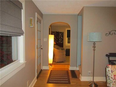 Entry/Foyer.