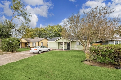 230 Hyta St, Houston, TX 77018 - photo 2